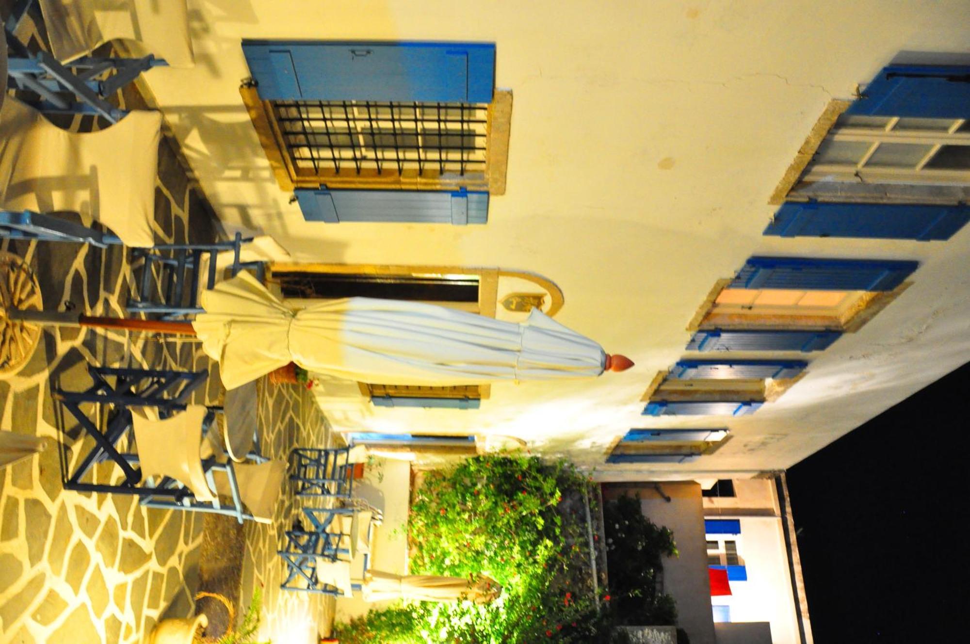 Margarita Hotel Kýthira Buitenkant foto