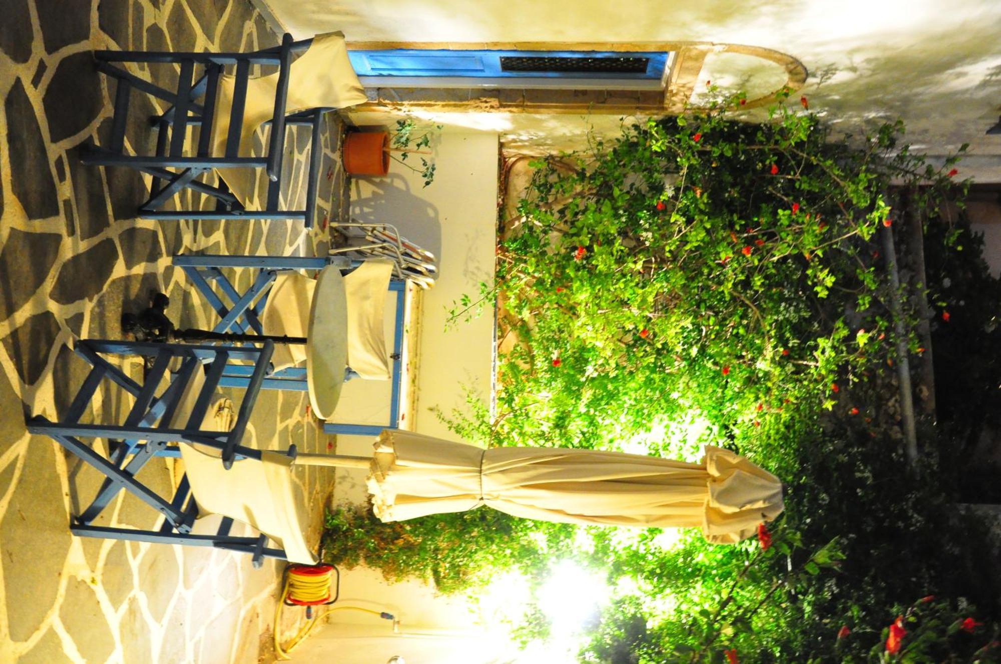 Margarita Hotel Kýthira Buitenkant foto